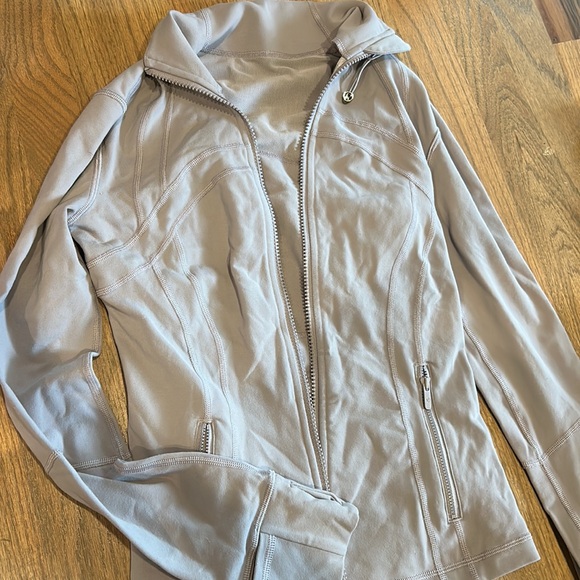 LULU LEMON ALL THREE BUNDLE. All size 4. Great condition. - Picture 2 of 4
